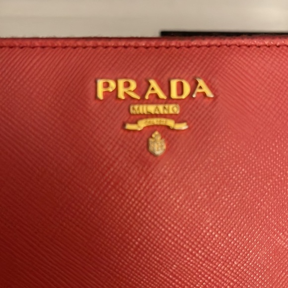 Prada Saffiano zippy long wallet excellent condition Preloved - Picture 2 of 15